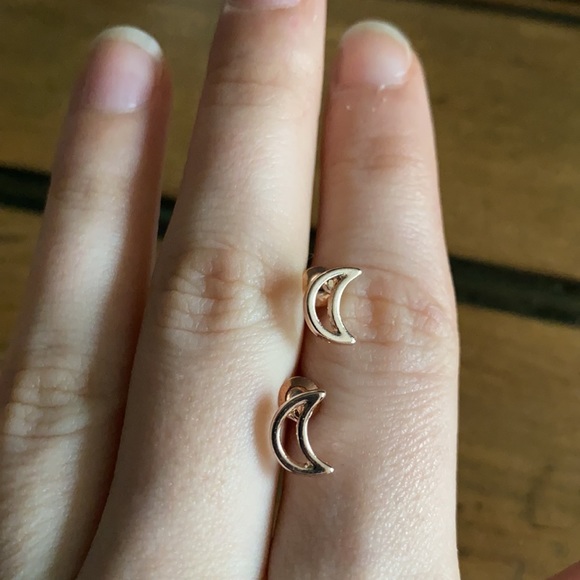 Dainty moon stud earrings! - Picture 3 of 3